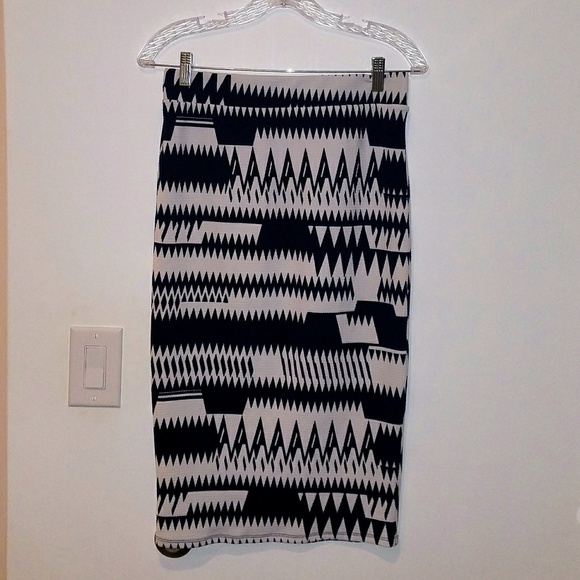 *FINAL PRICE* Navy / White skirt - Picture 2 of 3